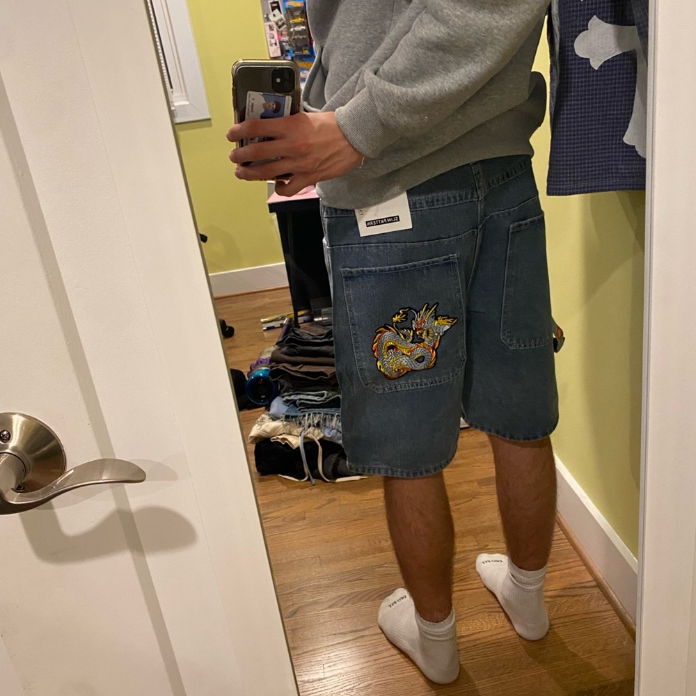 Custom embroidered carpenter shorts, size 32 waist perfect baggy fit. Dragon.